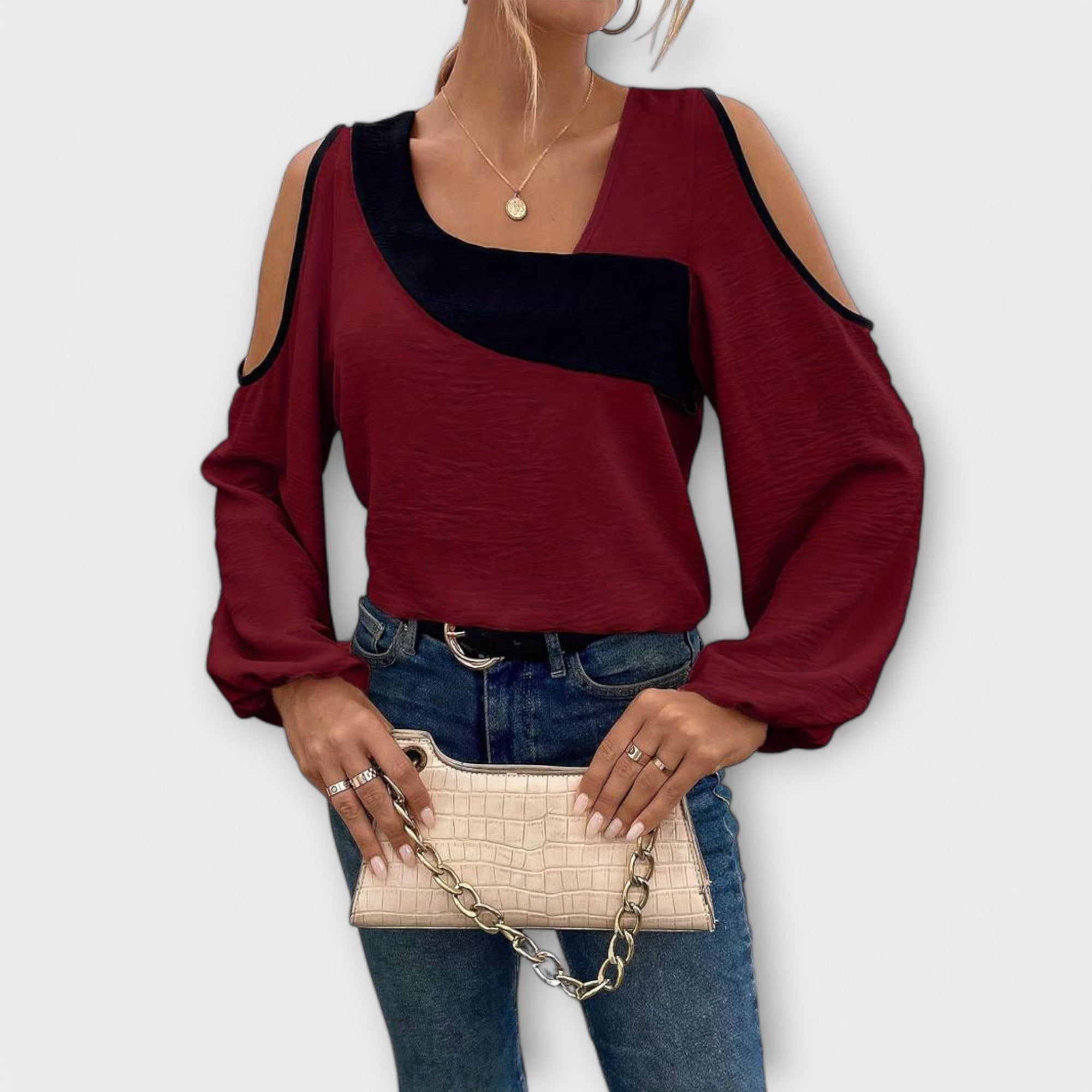 Scarlett – Blouse with Rectangular Neckline